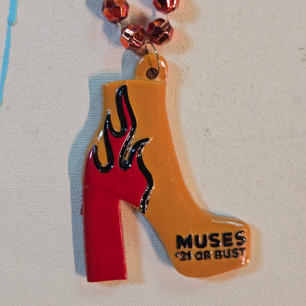 Krewe Muses‎ '21 Or Bust Mardi Gras Necklace Beads Boot Pendant Fat Tuesday NOLA